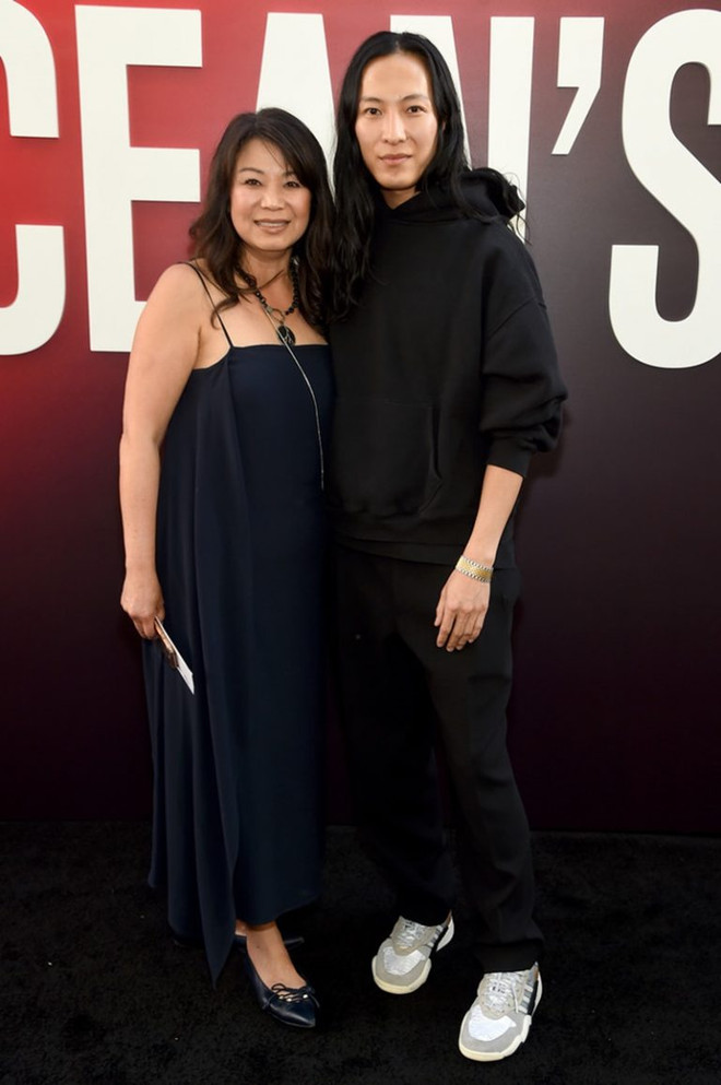 Rihanna sang chảnh tuyệt đối trên thảm đỏ ra mắt phim Ocean's 8 ảnh 19