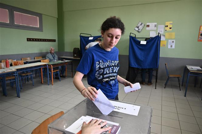 Cử tri Hy Lạp bỏ phiếu cho cuộc tổng tuyển cử vòng hai ảnh 1