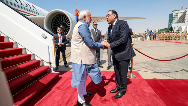 Thủ tướng Ấn Độ Narendra Modi đến Cairo. (Nguồn: MEA India) Thủ tướng Ấn Độ thăm Ai Cập nhằm phát triển quan hệ chiến lược ảnh 1