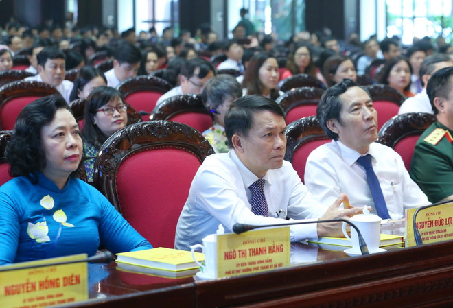 Đại biểu dự hội nghị. (Ảnh: Phương Hoa/TTXVN) Báo chí cần thông tin trung thực về tình hình đất nước và thế giới ảnh 2