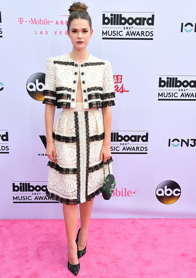 Céline Dion tỏa sáng ở tuổi 49 trên thảm đỏ Billboard Music Awards ảnh 16