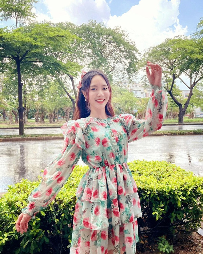 Minh Hằng, Hồ Ngọc Hà diện đồ đen trắng cực sang chảnh ảnh 18