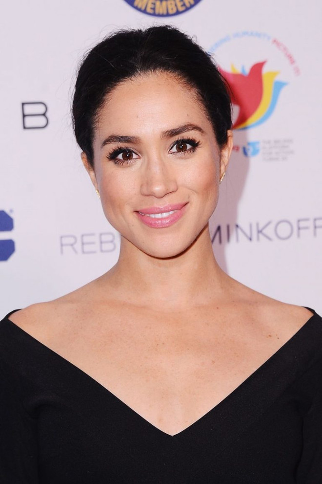 Nhìn lại hành trình nhan sắc của công nương Meghan Markle 13 năm qua ảnh 9