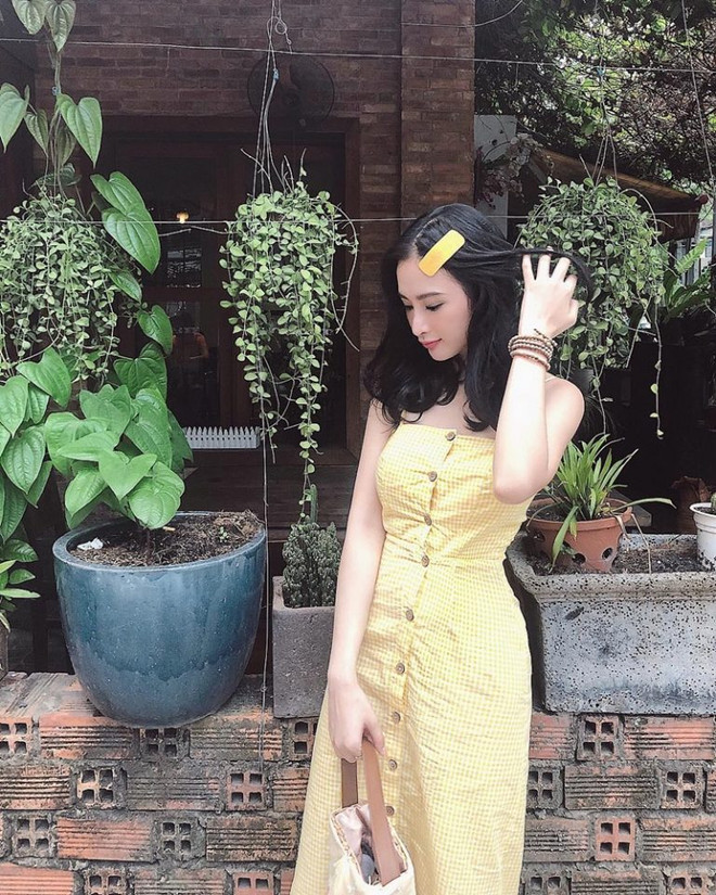 Kỳ Duyên, Mỹ Linh và Hương Giang đọ street style ngập tràn hàng hiệu ảnh 5