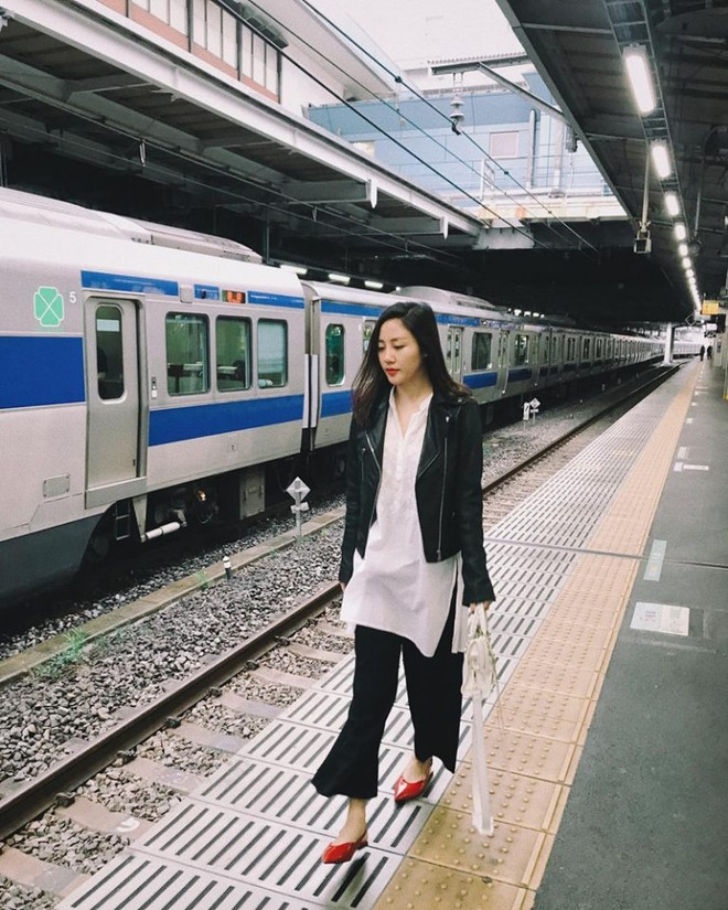 Kỳ Duyên, Mỹ Linh và Hương Giang đọ street style ngập tràn hàng hiệu ảnh 8