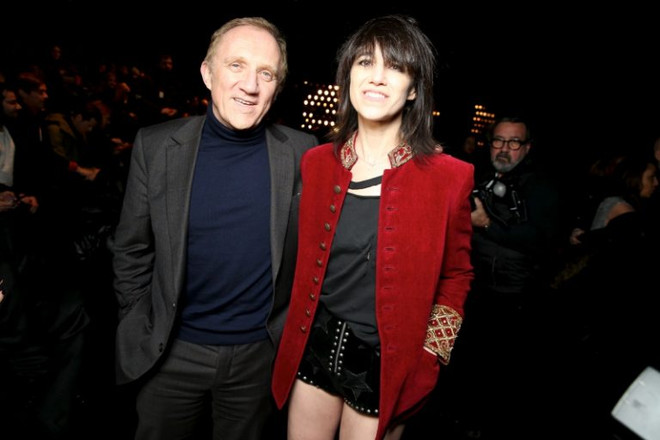 Phong cách siêu chất của dàn sao trên hàng ghế đầu show Saint Laurent ảnh 10