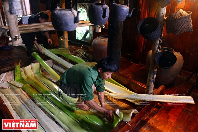 Độc đáo tục đắp bếp mới của đồng bào dân tộc Mường ảnh 2