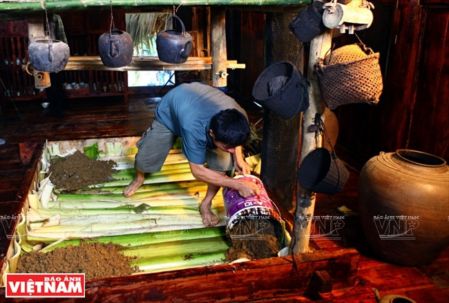 Độc đáo tục đắp bếp mới của đồng bào dân tộc Mường ảnh 3