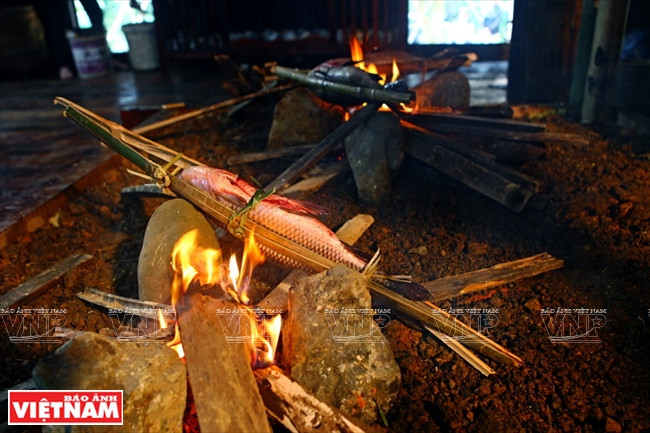 Độc đáo tục đắp bếp mới của đồng bào dân tộc Mường ảnh 13