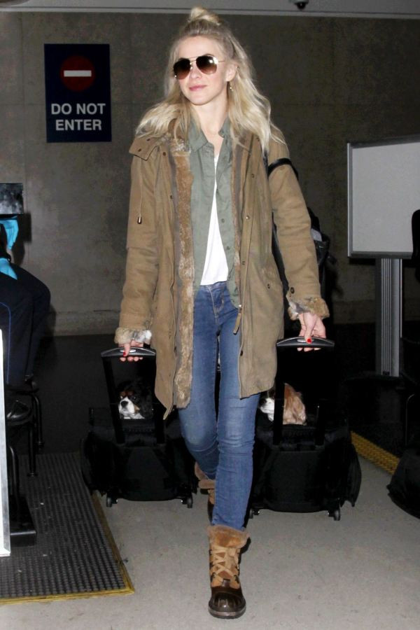 Các mỹ nhân thế giới “rủ nhau” xuống phố diện đồ jean và denim ảnh 14