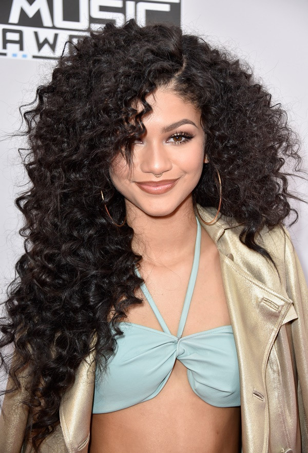 Những món phụ kiện rườm rà, nhiều lớp lên ngôi vào mùa Thu ảnh 9