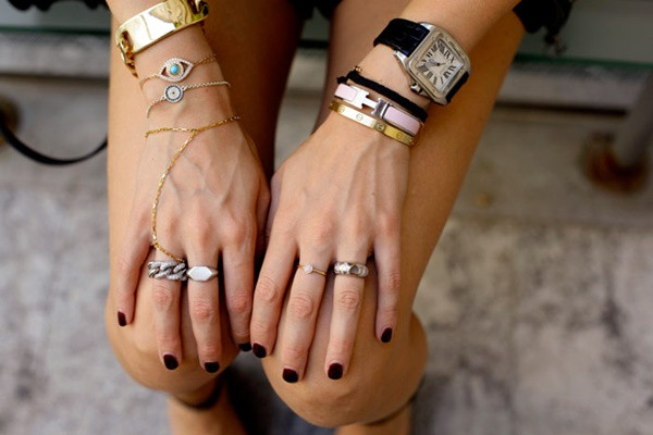 Những món phụ kiện rườm rà, nhiều lớp lên ngôi vào mùa Thu ảnh 3