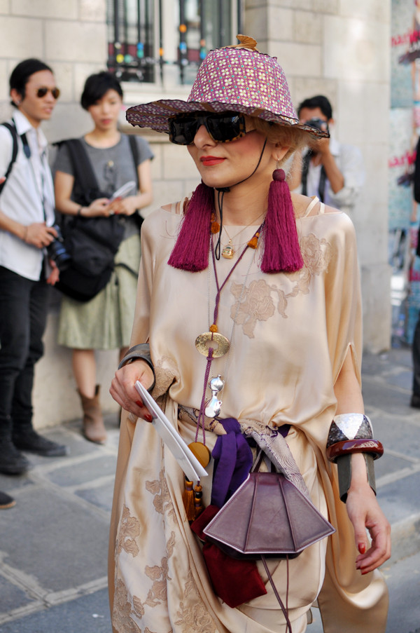 Những món phụ kiện rườm rà, nhiều lớp lên ngôi vào mùa Thu ảnh 14