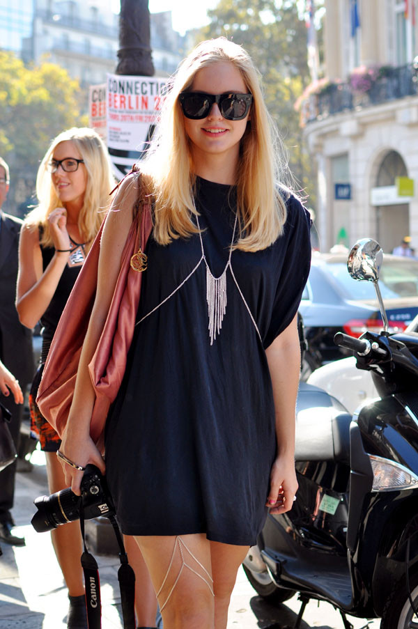 Những món phụ kiện rườm rà, nhiều lớp lên ngôi vào mùa Thu ảnh 6