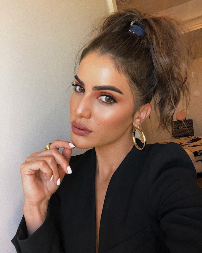 Highlighter dạng thạch - sản phẩm làm đẹp bạn cần cập nhật trong 2019 ảnh 1