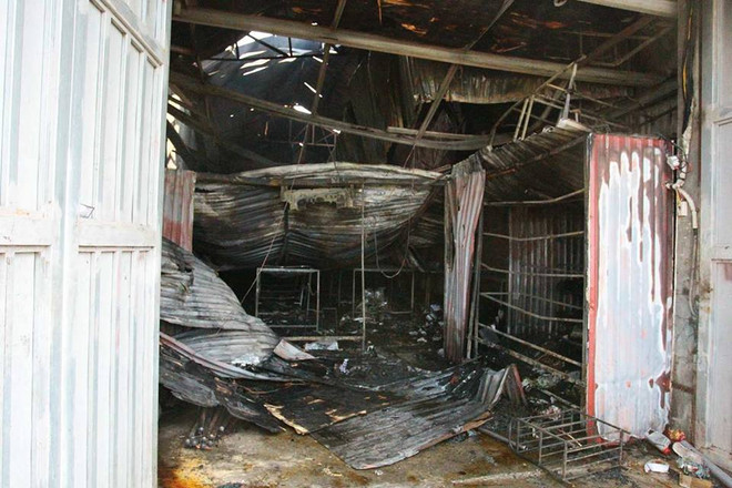 [Photo] Hiện trường vụ cháy xưởng bánh kẹo khiến nhiều người mắc kẹt ảnh 5