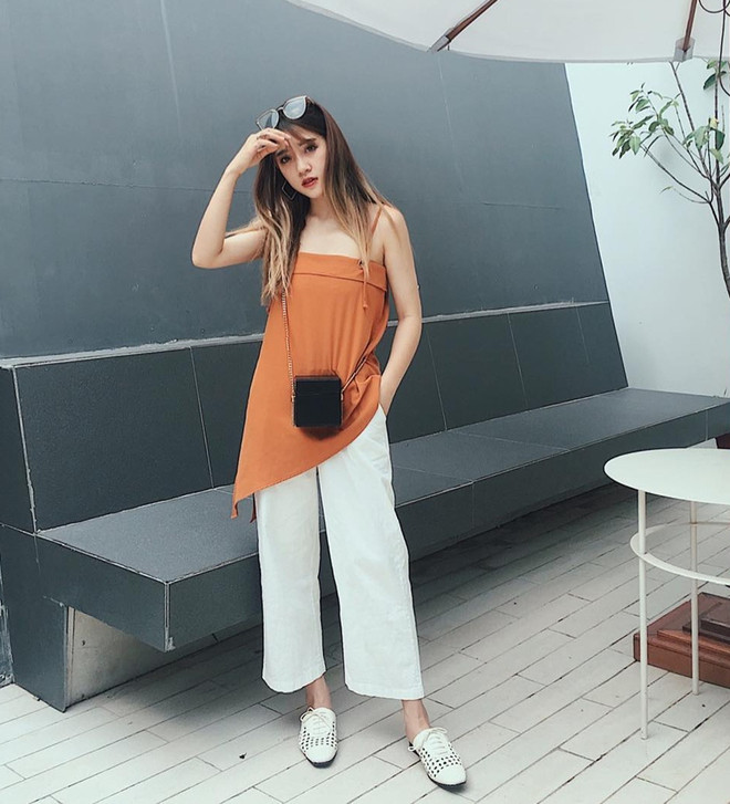 Mãn nhãn với “vũ điệu vai trần” của các quý cô thời trang ảnh 11