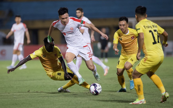 V.League: Nhiều chiến thắng trên sân khách, thứ tự có nhiều thay đổi ảnh 1