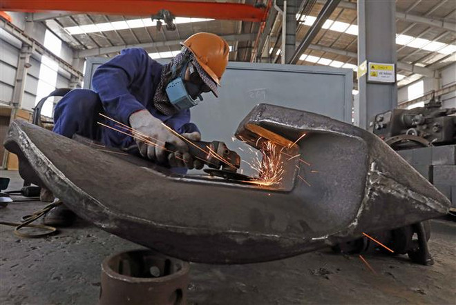 Gia công sản phẩm cho ngành công nghiệp tàu thủy tại Công ty TNHH Thắng Lợi ở Khu Công nghiệp An Xá, Nam Định. (Ảnh: Trần Việt/TTXVN) Hợp tác Việt Nam-Nhật Bản ưu tiên phát triển 6 ngành công nghiệp ảnh 1
