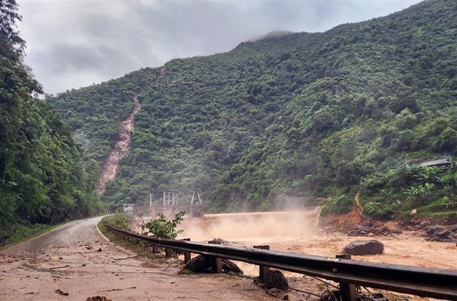 Khu vực Bắc Bộ, Thanh Hóa và Nghệ An có mưa dông, cục bộ mưa to ảnh 1