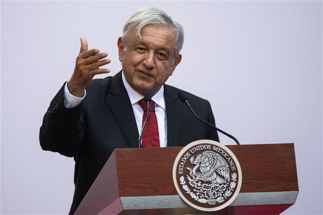 Tổng thống Mexico Lopez Obrador ký cam kết không tái cử ảnh 1