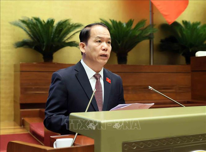 Ủy viên Ủy ban Thường vụ Quốc hội, Chủ nhiệm Ủy ban Pháp luật của Quốc hội Hoàng Thanh Tùng trình bày Báo cáo giải trình tiếp thu, chỉnh lý Luật Thủ đô (sửa đổi). (Ảnh: TTXVN) 2.jpg