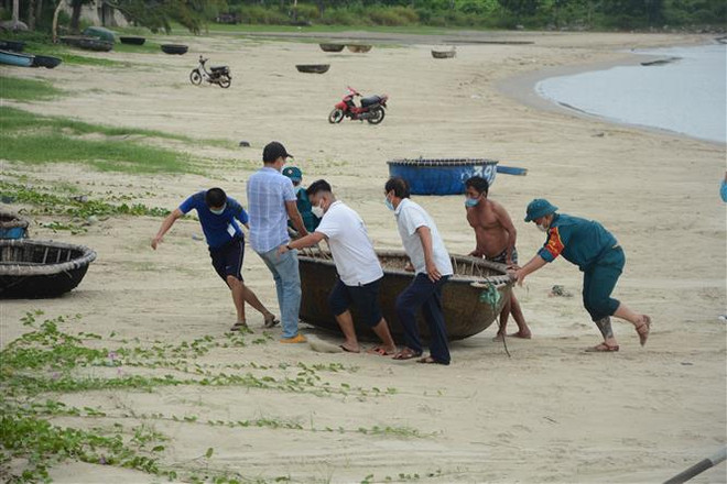 Quảng Ninh hoàn thành chuẩn bị ứng phó bão số 2 trước chiều 10/8 ảnh 1