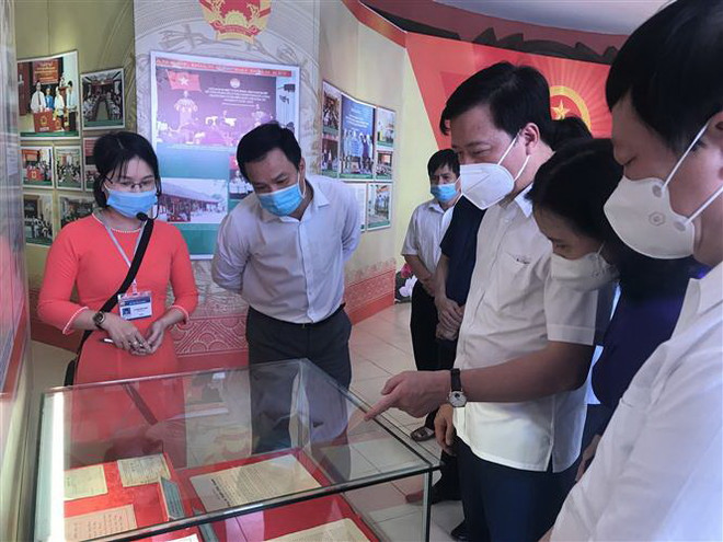 Hải Dương trưng bày chuyên đề bầu cử đại biểu QH, HĐND các cấp ảnh 1