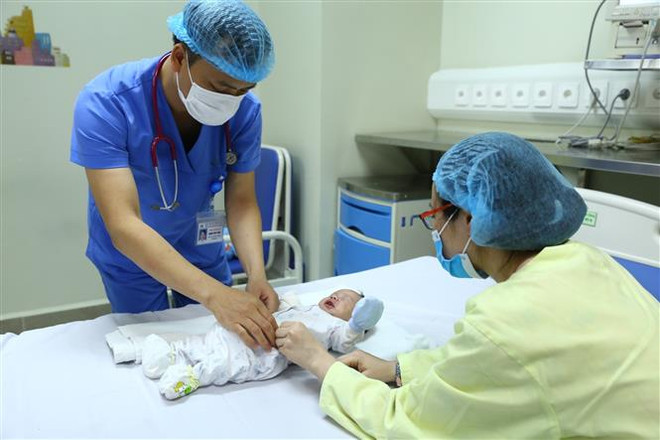 Bệnh viện Nhi Trung ương giảm một nửa bệnh nhân đến khám ảnh 1