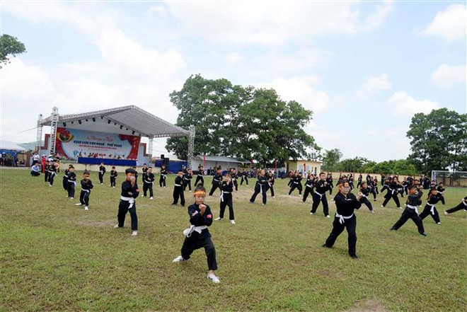 Người dân Quảng Ninh cần chung sức, đồng lòng bảo vệ an ninh Tổ quốc ảnh 2