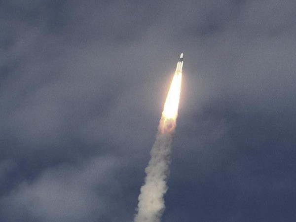 Tên lửa GSLV Mark III. (Nguồn: AP) Ấn Độ có bước tiến quan trọng trong kế hoạch chinh phục vũ trụ ảnh 1