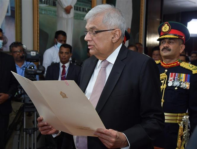 Tân Tổng thống Sri Lanka Ranil Wickremesinghe. (Ảnh: THX/TTXVN) Tân Tổng thống Sri Lanka mời các chính đảng lập chính phủ đoàn kết dân ảnh 1