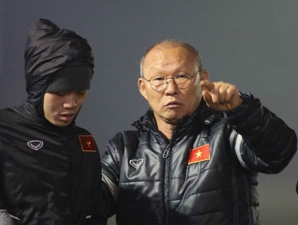 Ngôi sao Quang Hải tiết lộ "mật thị" của thầy Park Hang-seo ảnh 1