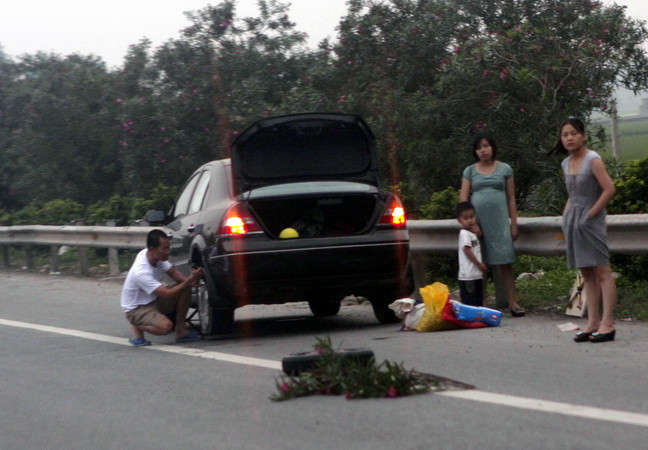 Đồng Nai chỉ đạo xử lý nghiêm đối tượng rải đinh trên Quốc lộ 51 ảnh 1