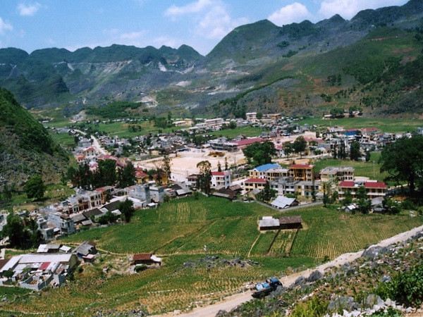 Gắn văn hóa với phát triển du lịch Cao nguyên đá Đồng Văn ảnh 2