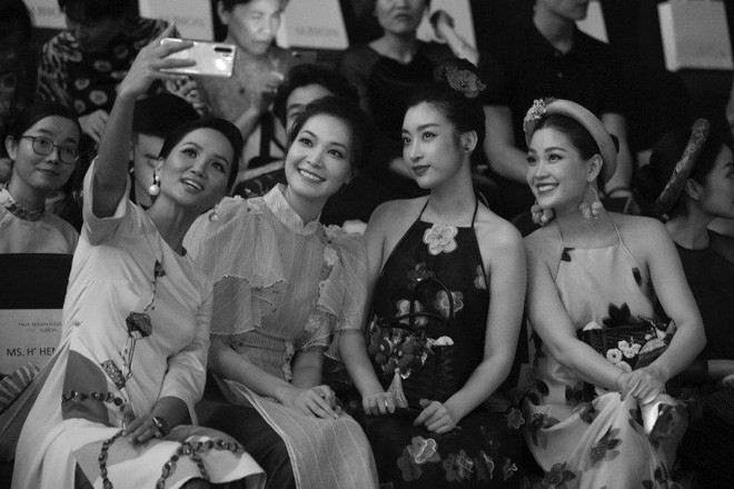 Biểu tượng nhan sắc Việt tề tựu trên thảm đỏ show của NTK Thủy Nguyễn ảnh 9