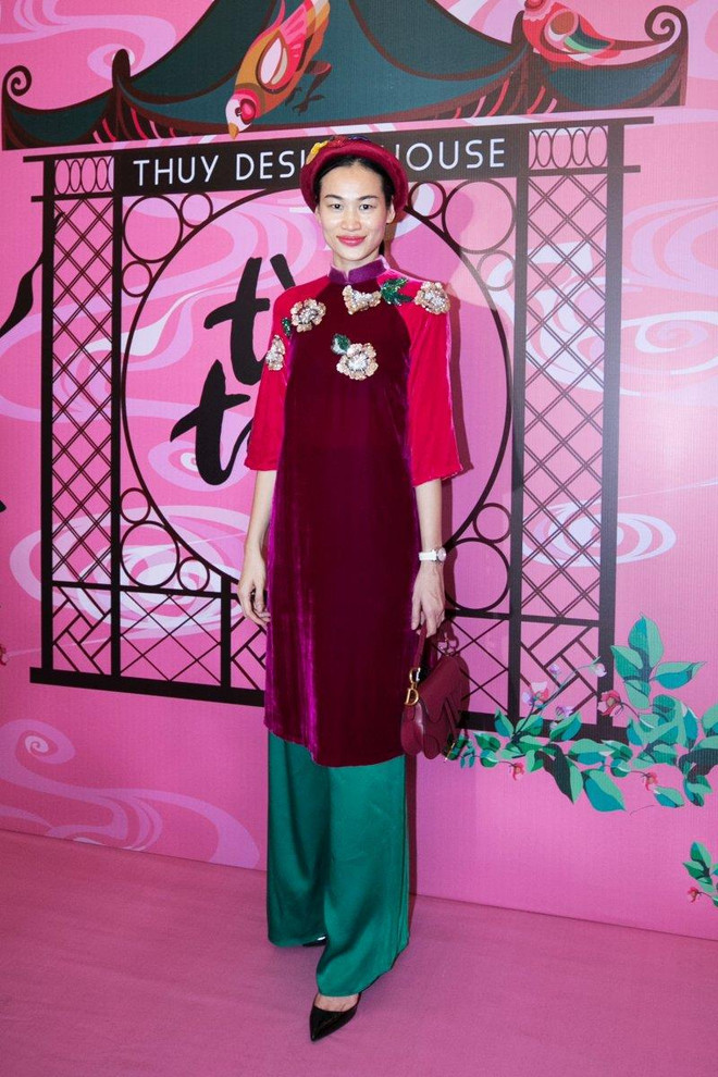 Biểu tượng nhan sắc Việt tề tựu trên thảm đỏ show của NTK Thủy Nguyễn ảnh 16