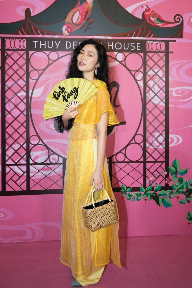 Biểu tượng nhan sắc Việt tề tựu trên thảm đỏ show của NTK Thủy Nguyễn ảnh 11