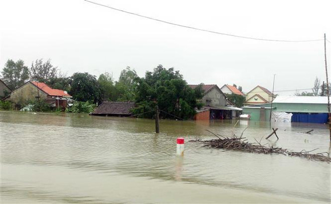 [Video] Miền Bắc lũ về sớm, phía Nam hạn hán trong mùa Hè năm nay ảnh 1