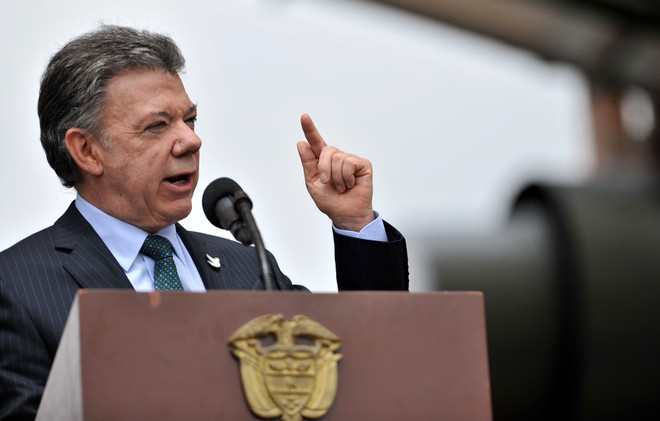 Tổng thống Colombia ra lệnh ngừng ném bom phiến quân FARC ảnh 1