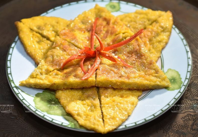 Cảm nhận độ ngậy, béo, mềm dẻo của món trứng chiên cốm xanh ảnh 3