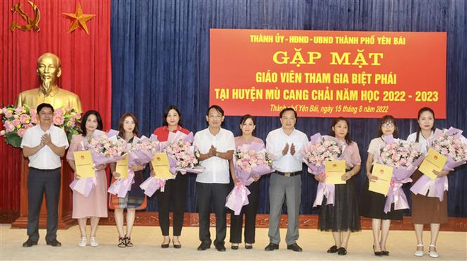 Hành trình “cõng tiếng Anh” đến với những học sinh vùng cao Yên Bái ảnh 3