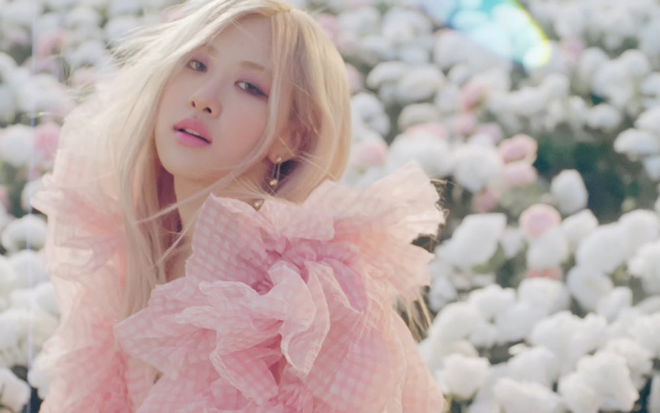 Bốn thành viên BlackPink biến hóa như thế nào khi tách solo? ảnh 4