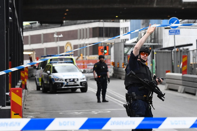 Thụy Điển: Cảnh sát bị thương trong vụ tấn công bằng dao ở thủ đô ảnh 1