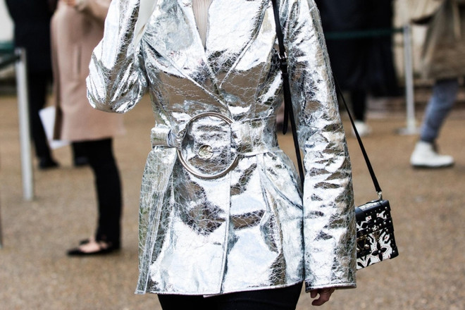 Bí quyết phối đồ giúp bạn vẫn tự tin tỏa sáng dù trời mưa ảnh 4