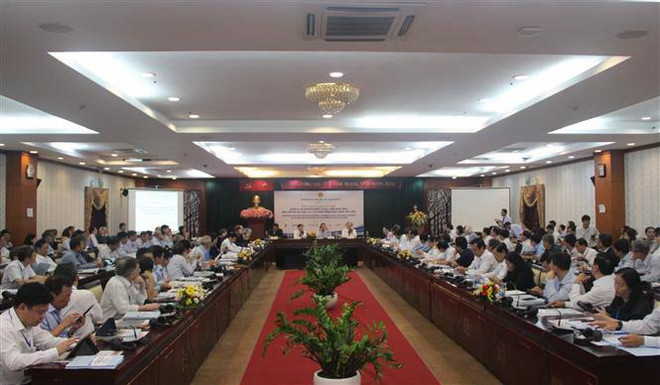 Quang cảnh diễn đàn. (Ảnh: Xuân Dự/TTXVN) Cấp bách giải quyết sạt lở, sụt lún đất và xâm nhập mặn vùng ĐBSCL ảnh 3