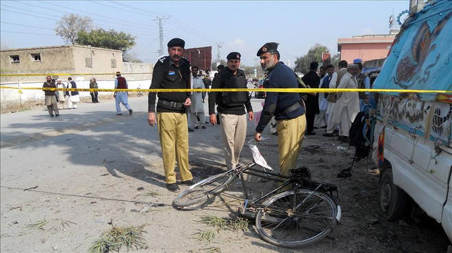 Xe an ninh Pakistan trúng bom, quan chức chính phủ thiệt mạng ảnh 1