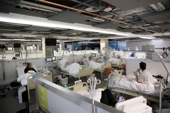 Số ca mắc tại châu Âu vượt 15 triệu ca, Pháp đã qua đỉnh dịch thứ 2 ảnh 2