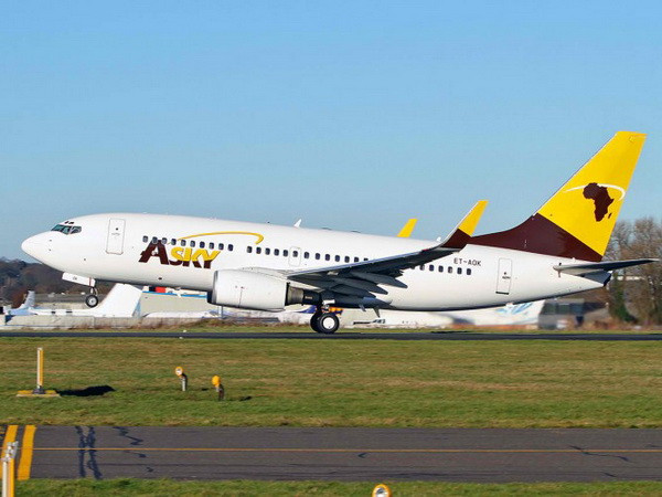 Các chuyến bay ở khu vực châu Phi bị đình chỉ vì virus Ebola ảnh 1