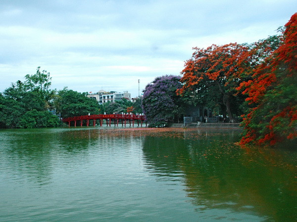 Bắc Bộ và miền Trung mưa giảm dần, nhiệt độ cao nhất 32 độ C ảnh 1